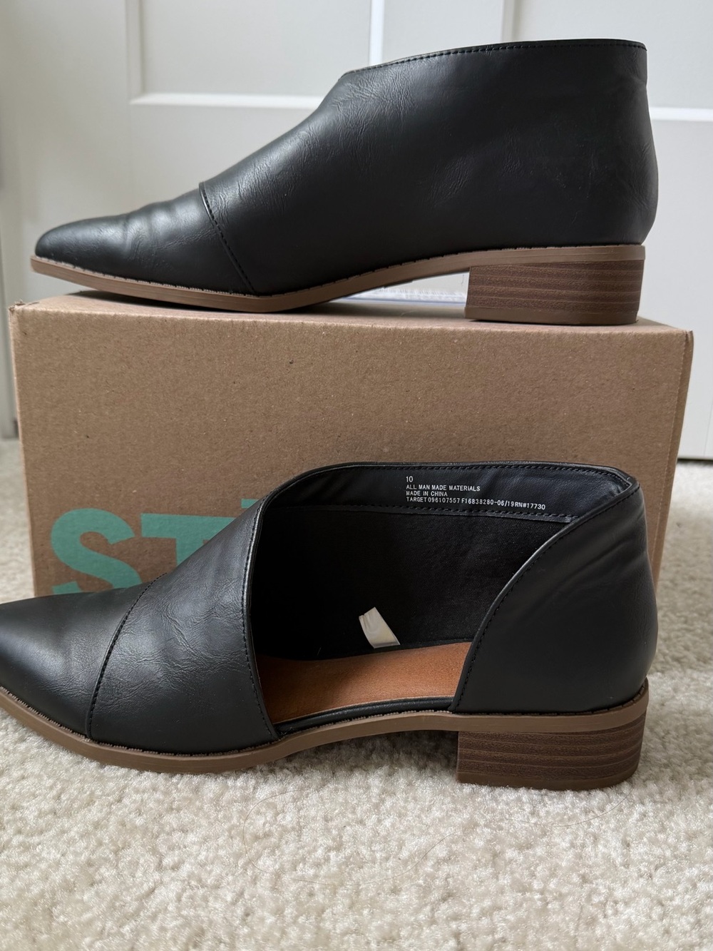 Women's Black Leather Cutout Low Heel Shoes